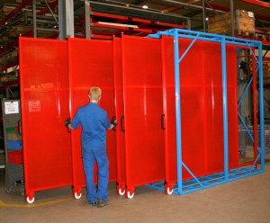 Auf der Logimat - Das Tafelregal für stehende Bleche spart Platz